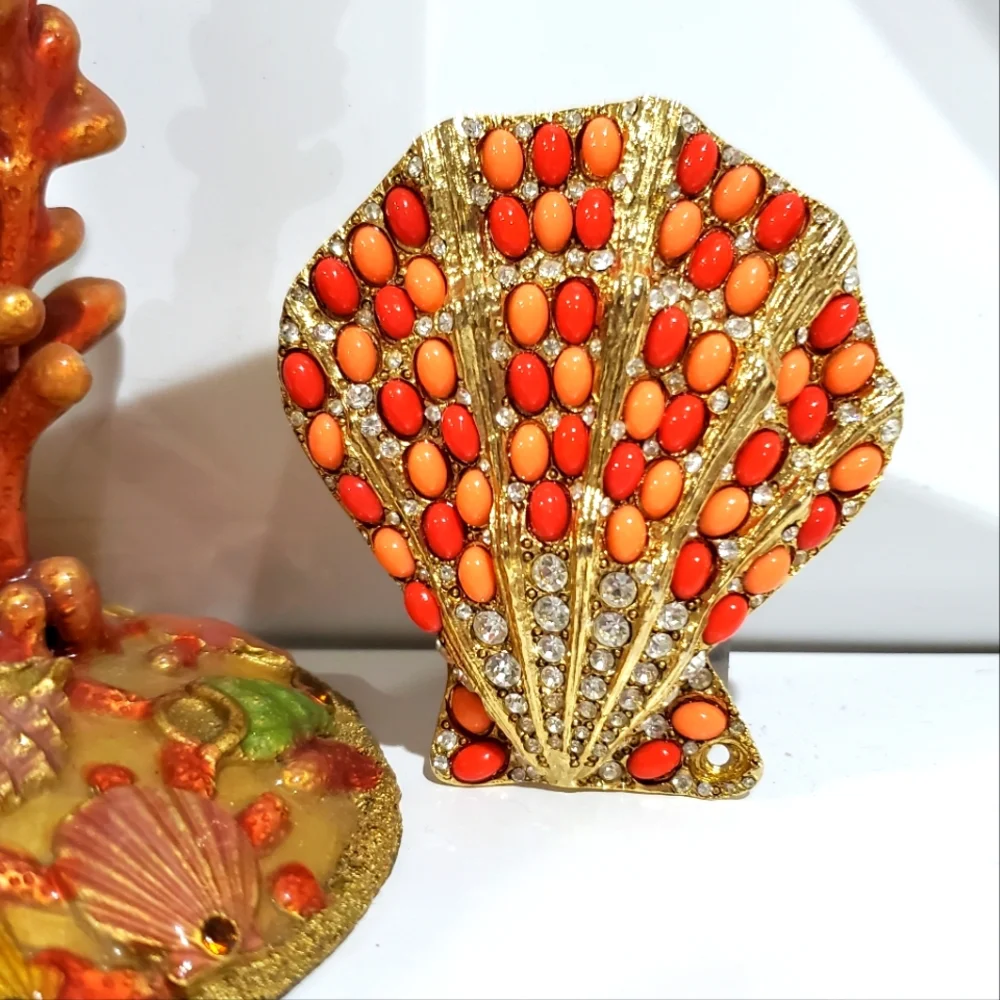 Beautiful Undersea KENNETH LANE Jeweled Scallop Seashell Brooch